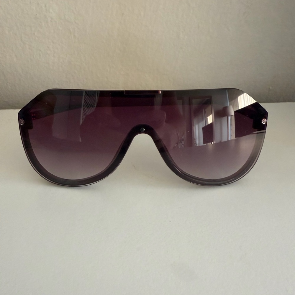 Quay Showbiz sunglasses unisex 🕶️